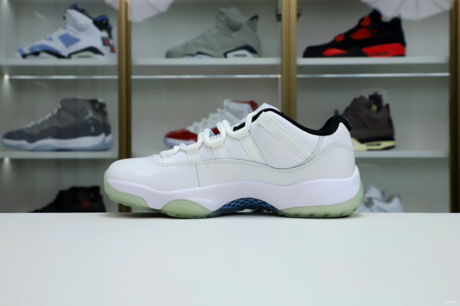 JORDAN RETRO LOW LEGEND AIR BLUE 11 0824